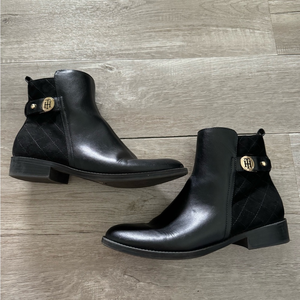 Tommy Hilfiger Black/Gold Ankle Booties